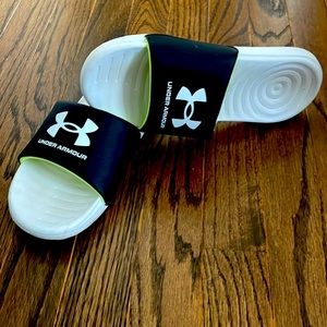 Under armour slides SIZE 5